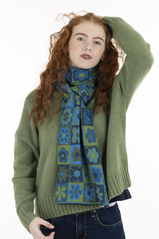 HAPPY SCARF