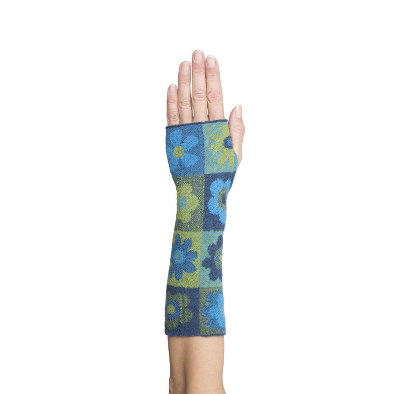 MCK -  HAPPY WRISTWARMERS